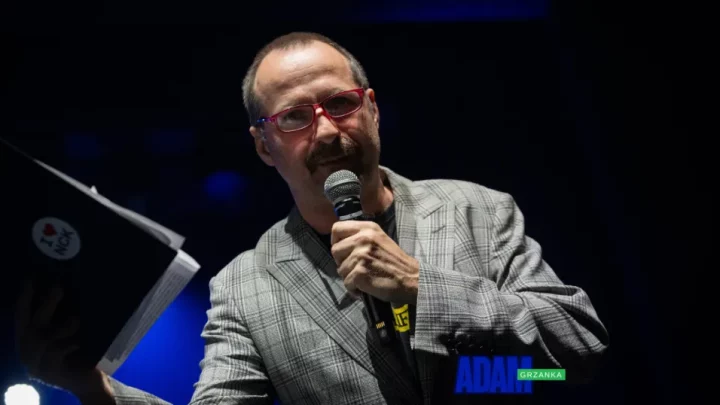 Konferansjer i poczucie humoru. Całkiem na poważnie.