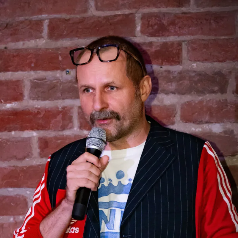 Konferansjer Adam Grzanka prezenter Kraków